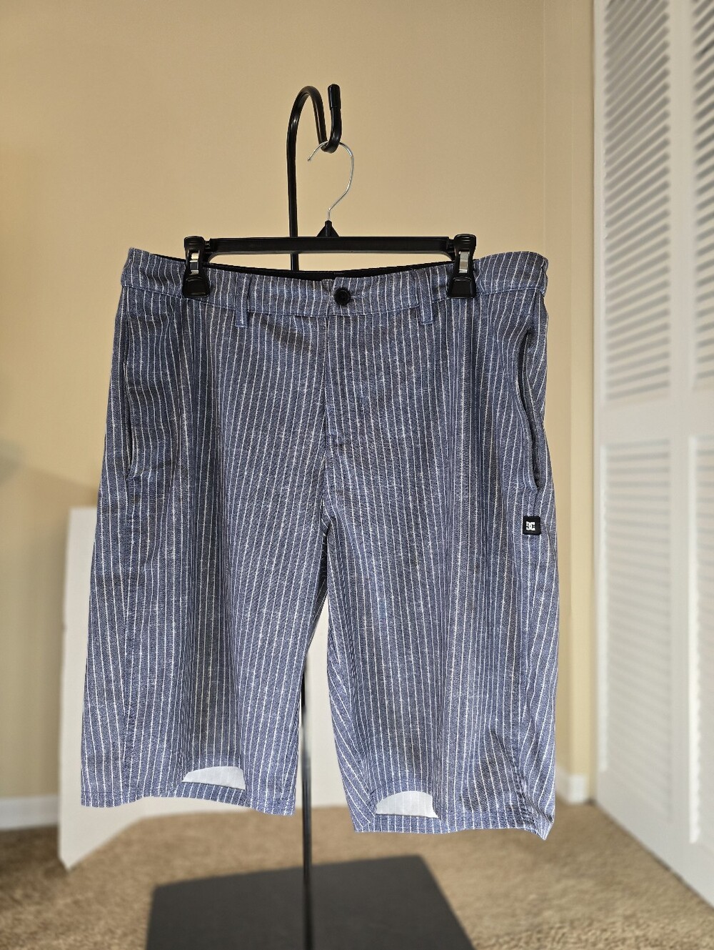 Y2K DC Shoes Shorts Mens 33 Gray Striped Chino Flat Front 10" Skate Beach Summer